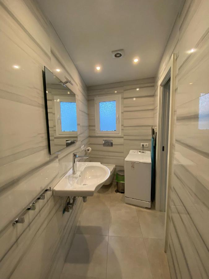 New Townhouse In The Heart Of Nerja With Jacuzzi Villa Exterior photo